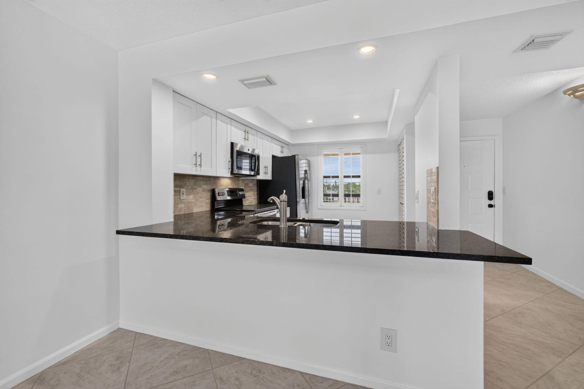 313 Lake Circle, Unit 311, North Palm Beach, FL 33408 Photo