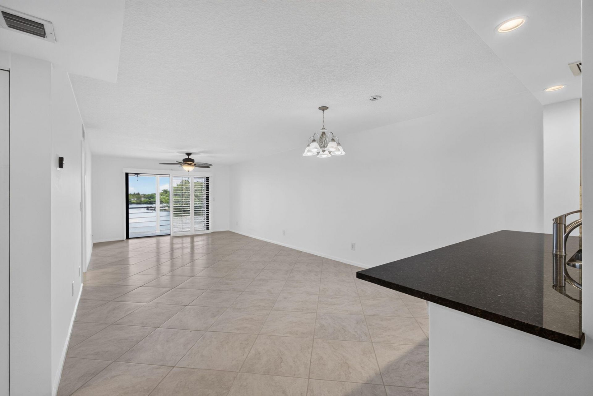 313 Lake Circle, Unit 311, North Palm Beach, FL 33408 Photo