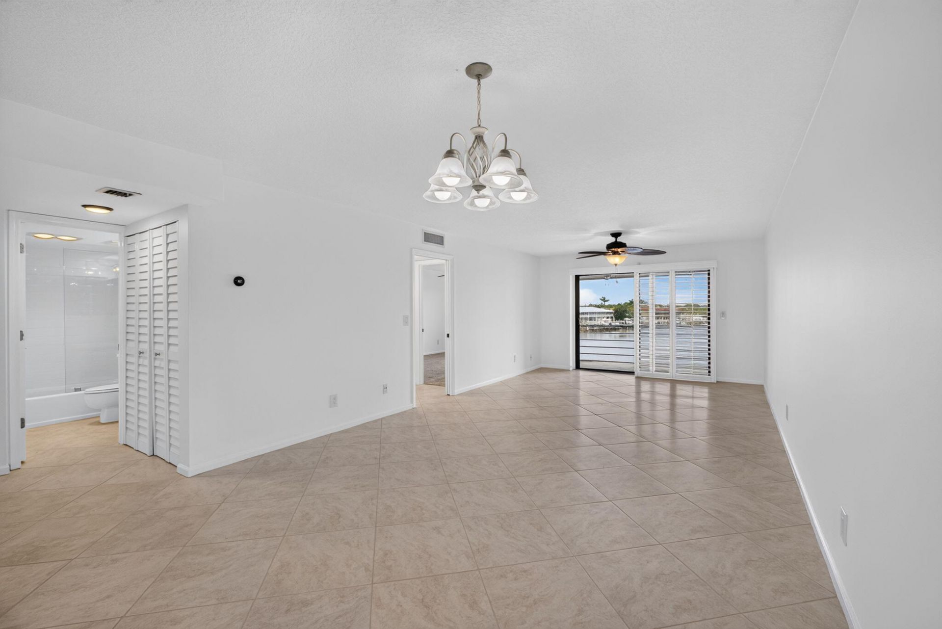 313 Lake Circle, Unit 311, North Palm Beach, FL 33408 Photo