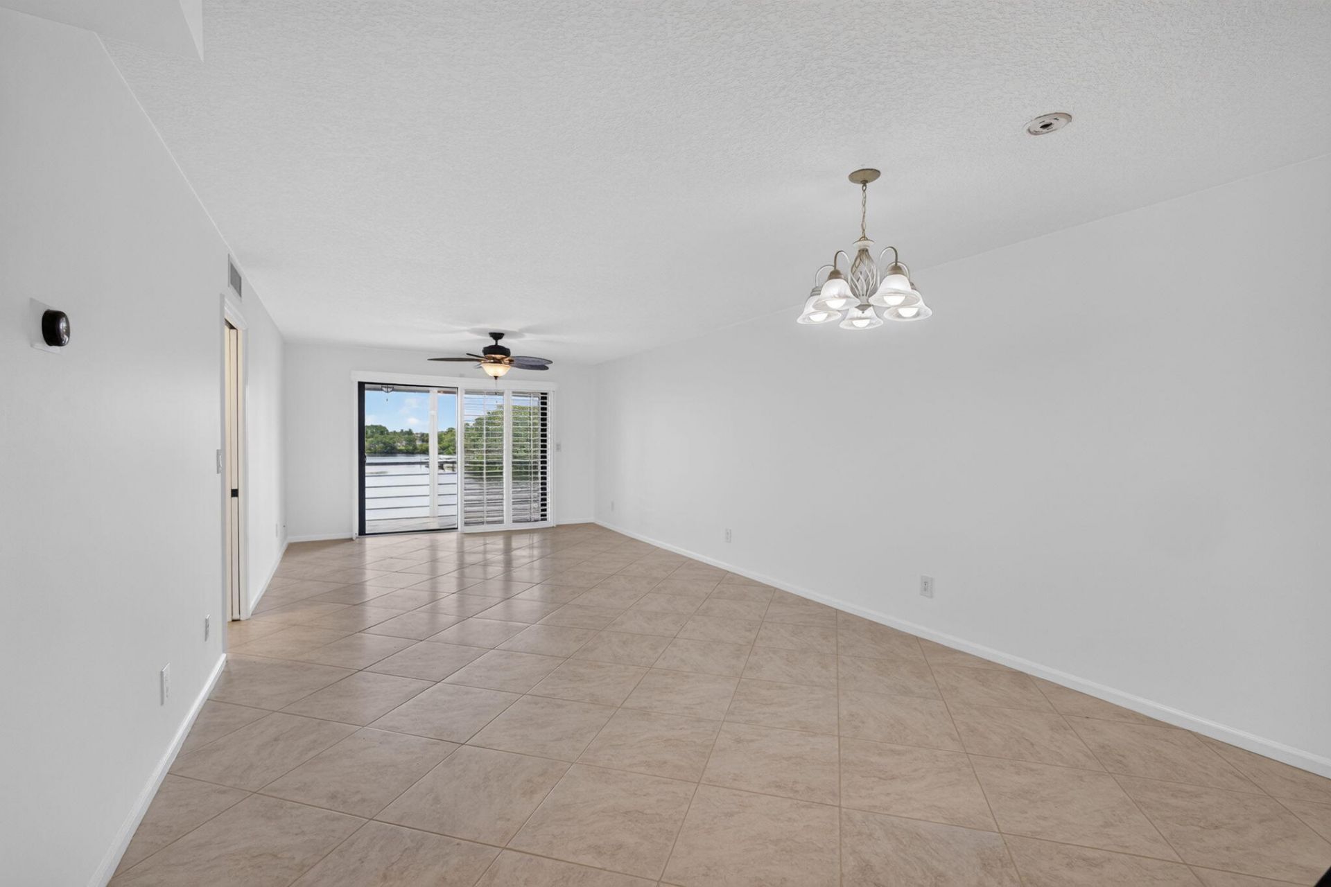 313 Lake Circle, Unit 311, North Palm Beach, FL 33408 Photo