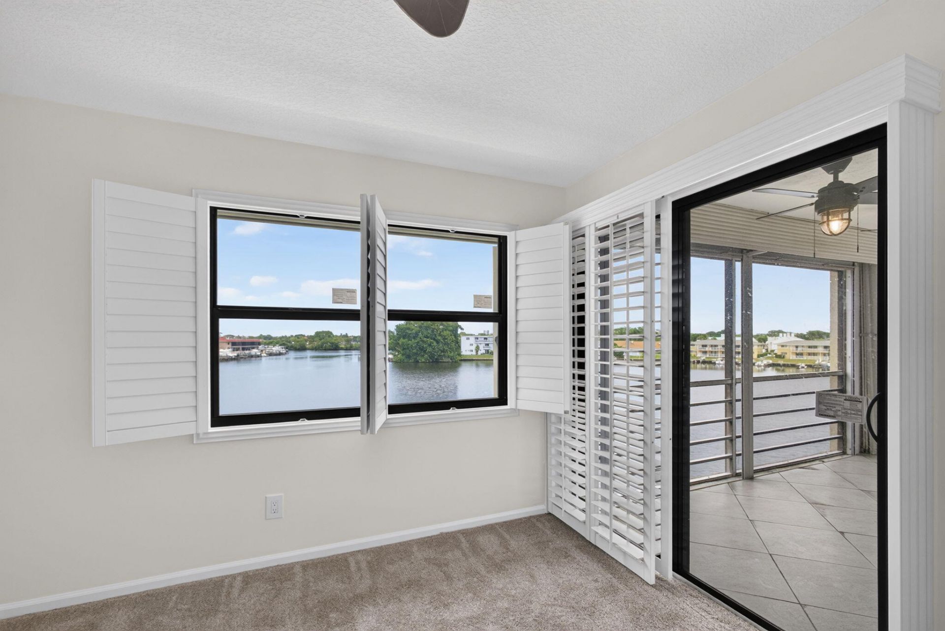 313 Lake Circle, Unit 311, North Palm Beach, FL 33408 Photo