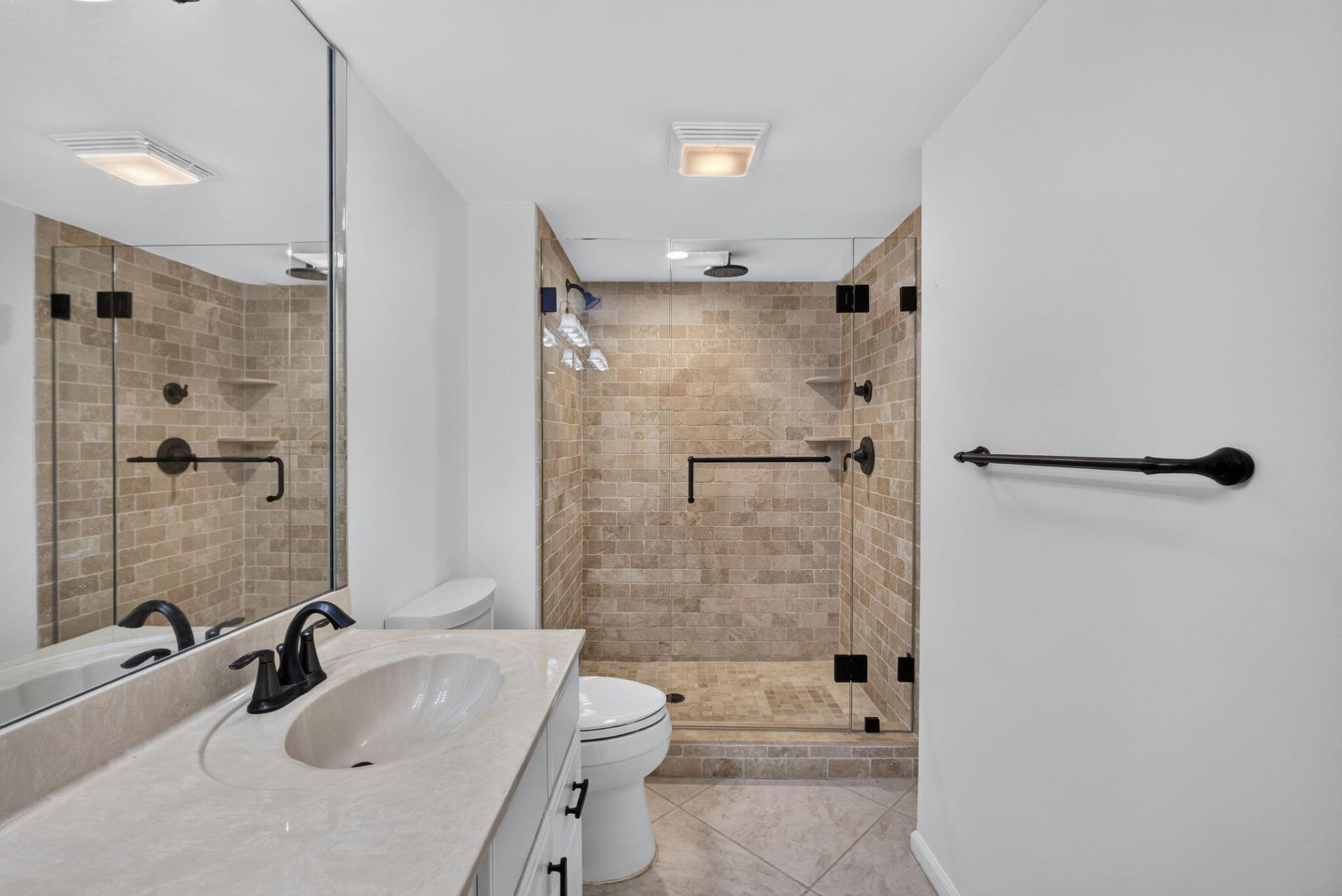 313 Lake Circle, Unit 311, North Palm Beach, FL 33408 Photo