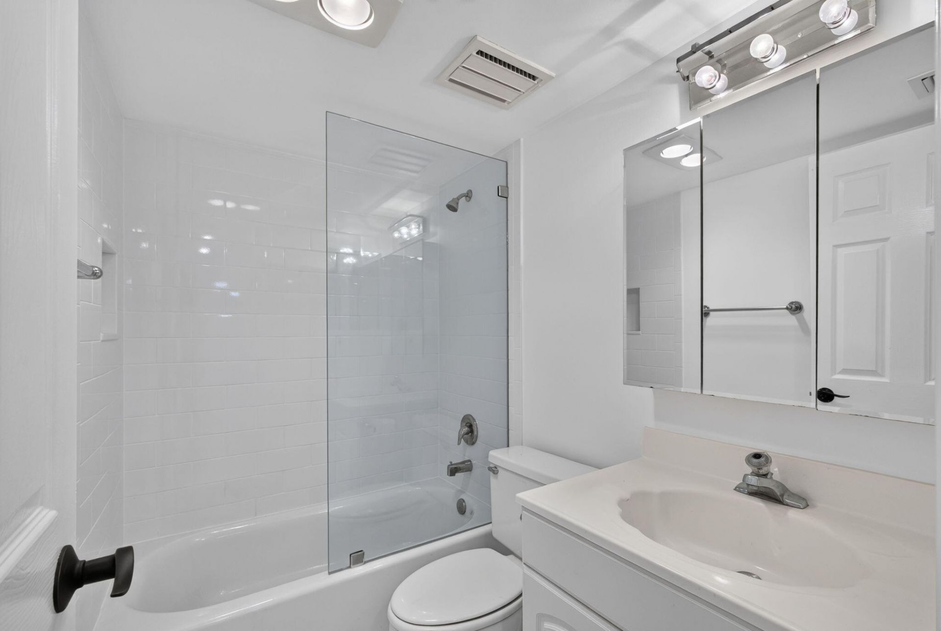 313 Lake Circle, Unit 311, North Palm Beach, FL 33408 Photo