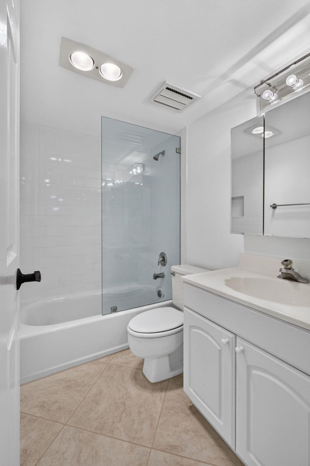 313 Lake Circle, Unit 311, North Palm Beach, FL 33408 Photo