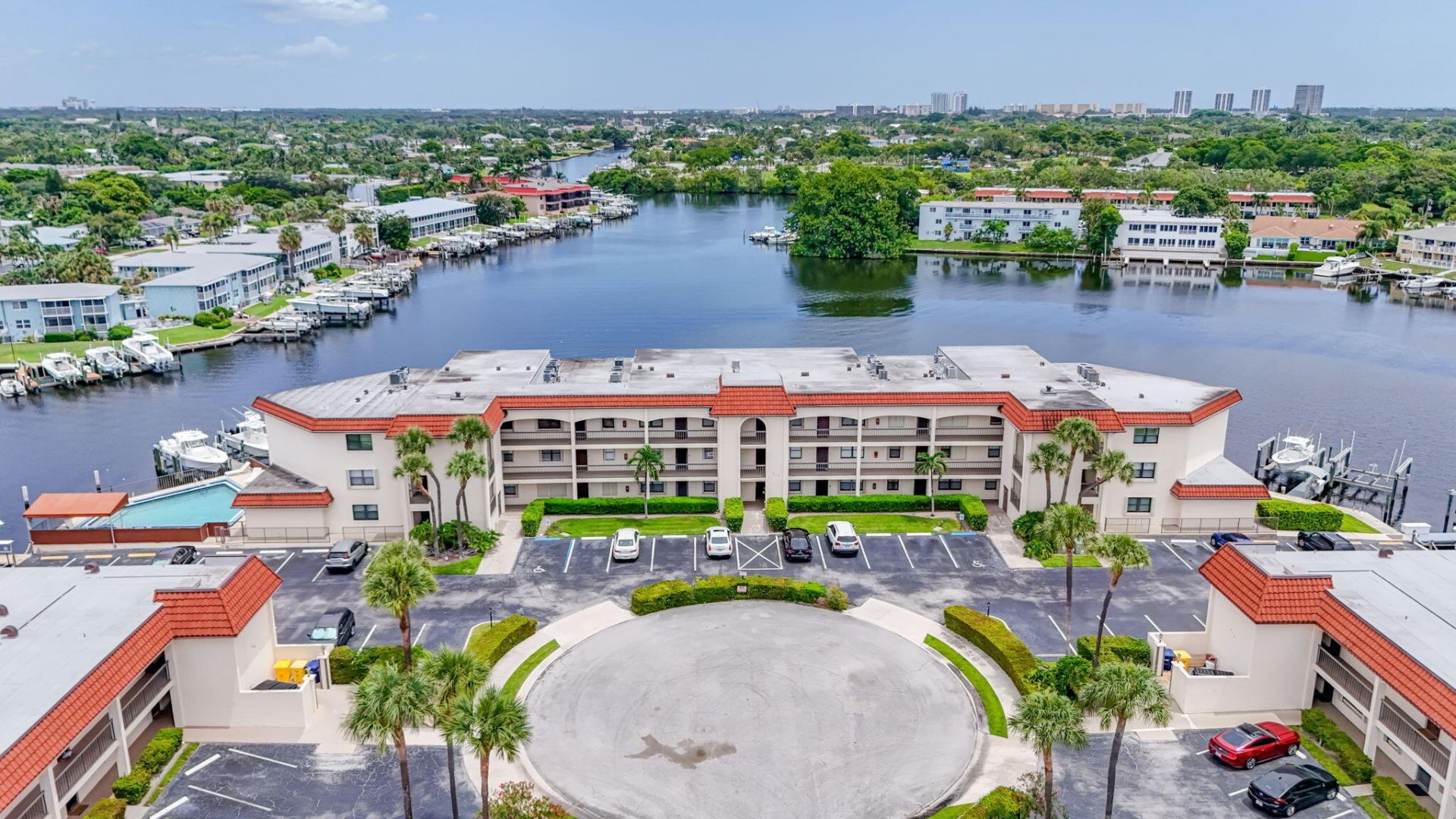 313 Lake Circle, Unit 311, North Palm Beach, FL 33408 Photo