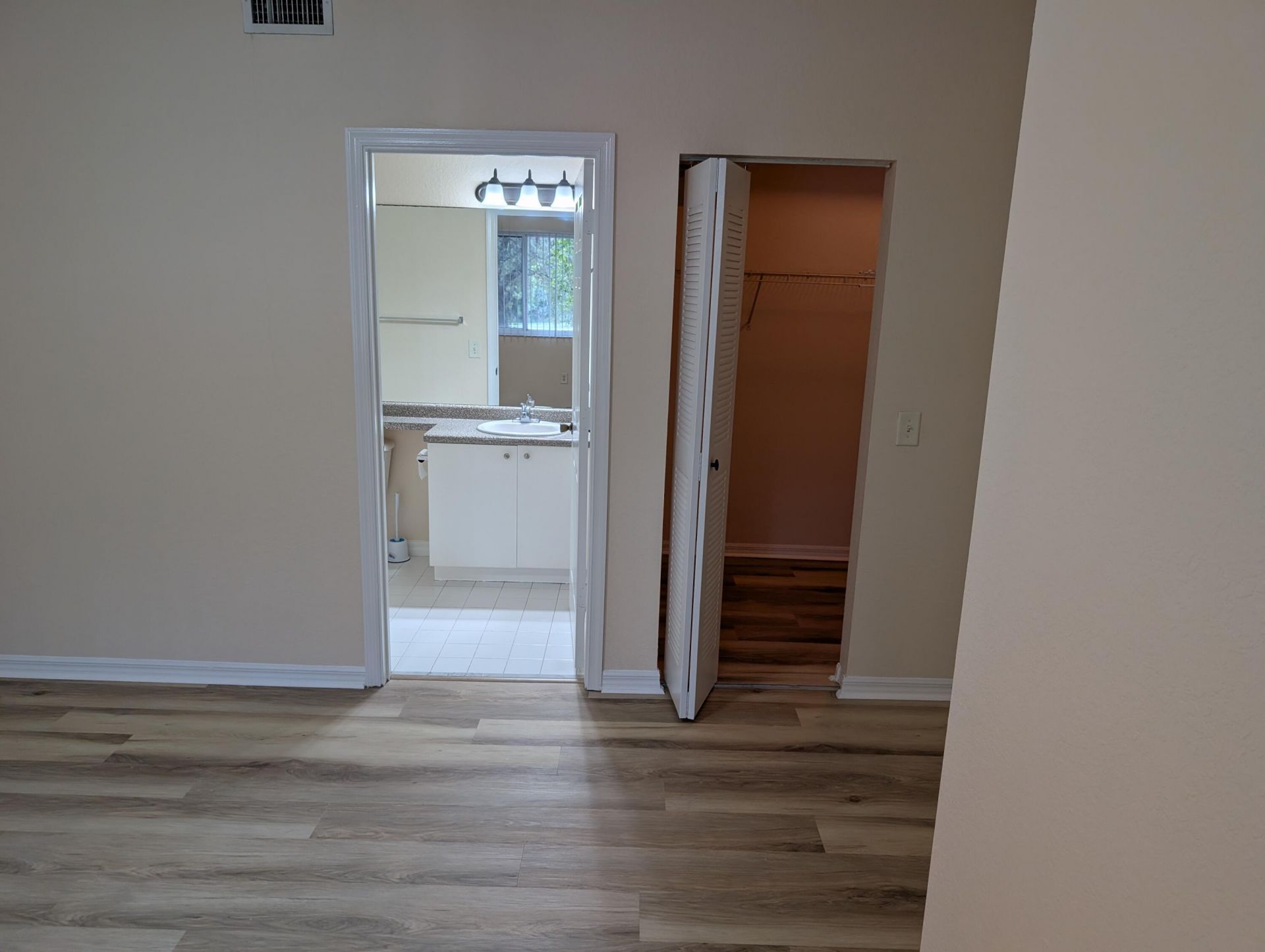 350 Crestwood Circle, Unit 201, Royal Palm Beach, FL 33411 Photo