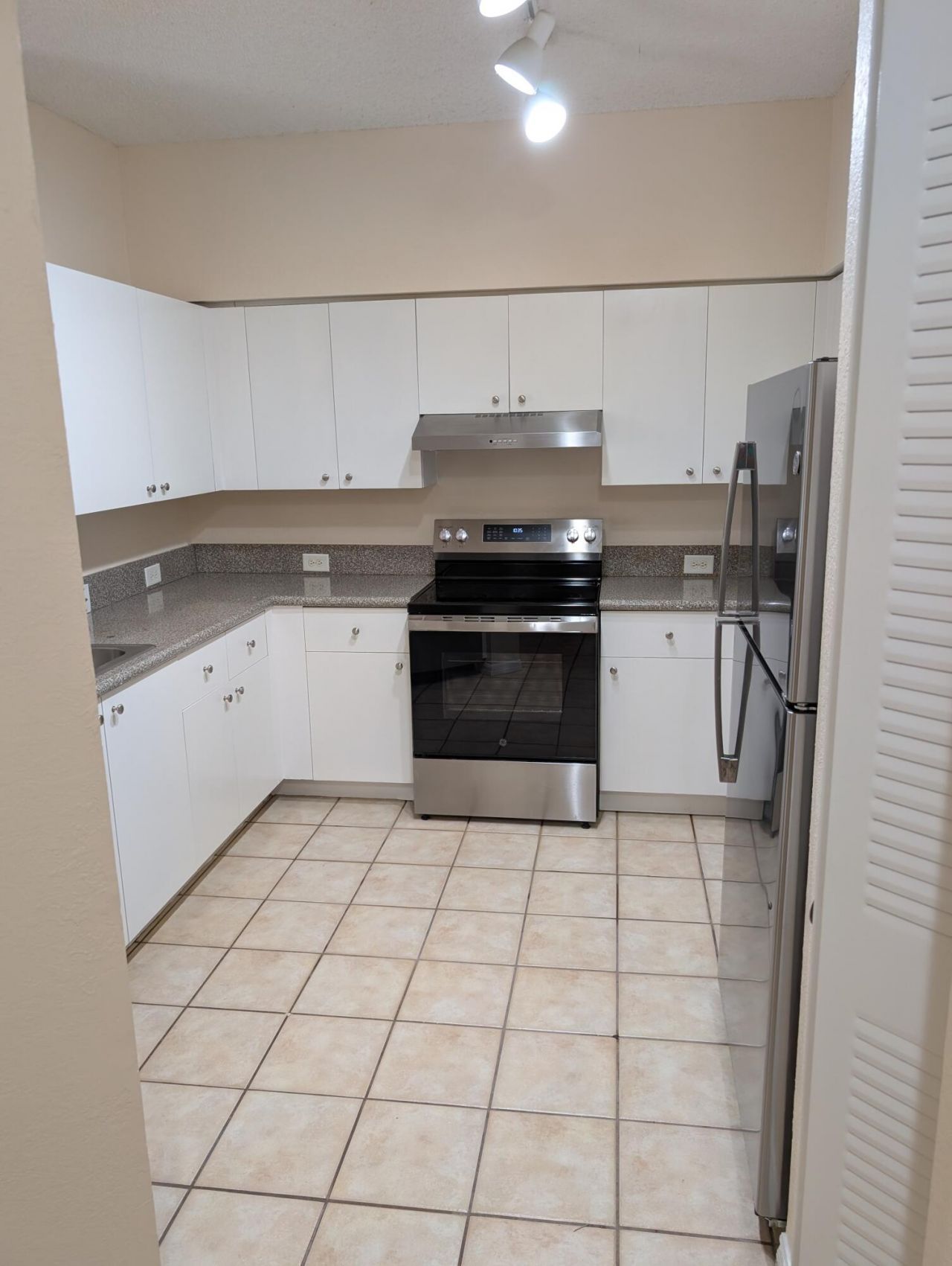 350 Crestwood Circle, Unit 201, Royal Palm Beach, FL 33411 Photo
