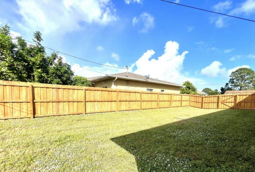341 SW Ridgecrest Drive, Port Saint Lucie, FL 34953 Photo