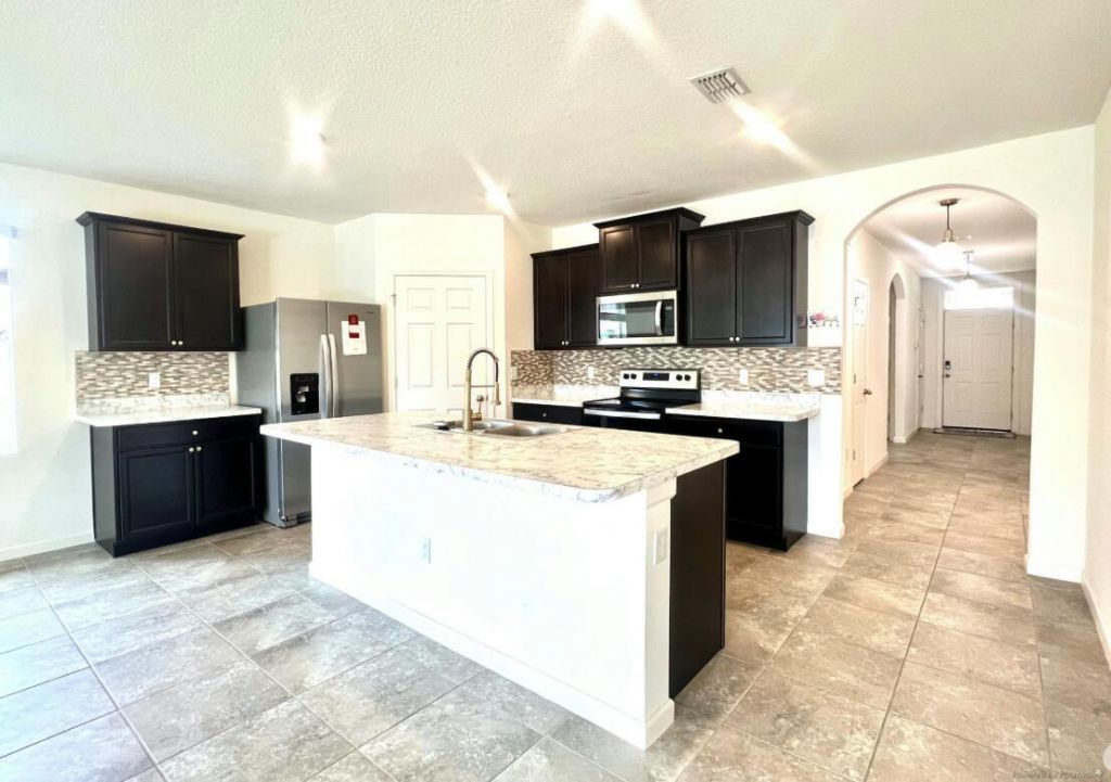 341 SW Ridgecrest Drive, Port Saint Lucie, FL 34953 Photo
