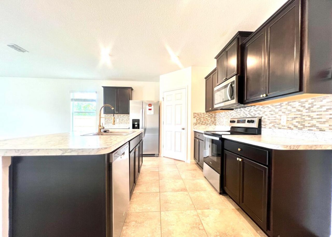 341 SW Ridgecrest Drive, Port Saint Lucie, FL 34953 Photo