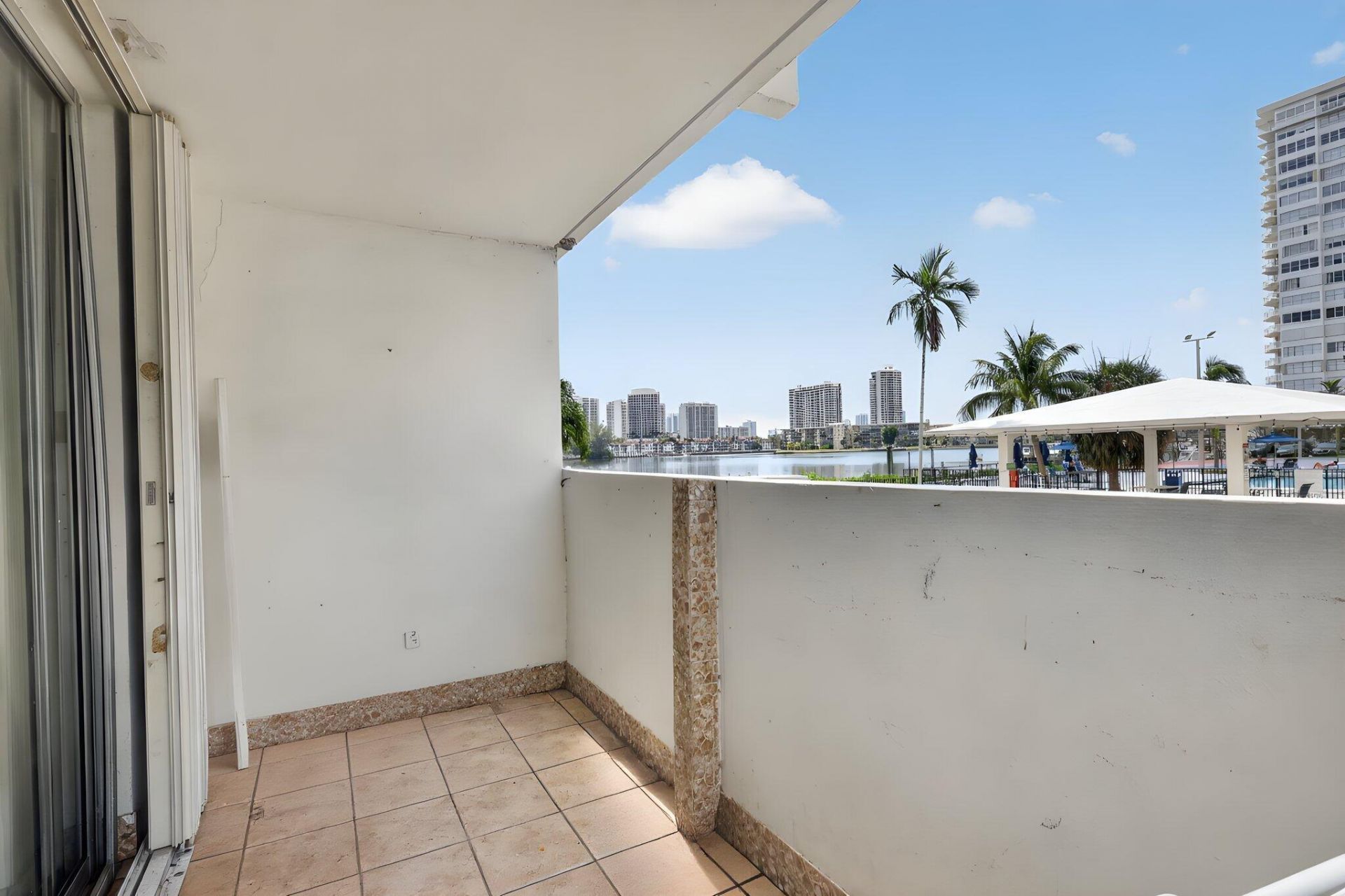 2780 NE 183rd Street, Unit 112, Aventura, FL 33160 Photo