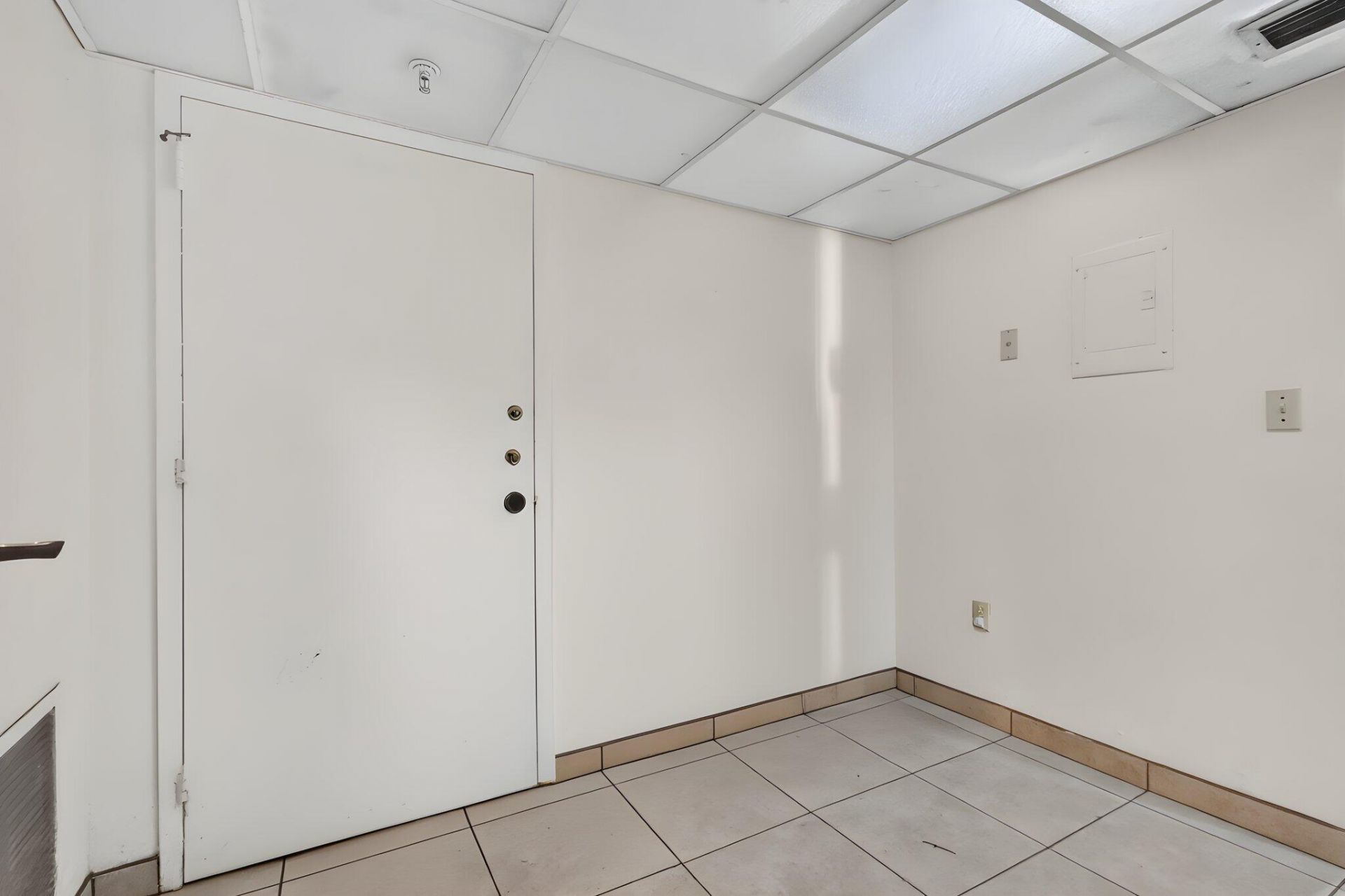 2780 NE 183rd Street, Unit 112, Aventura, FL 33160 Photo