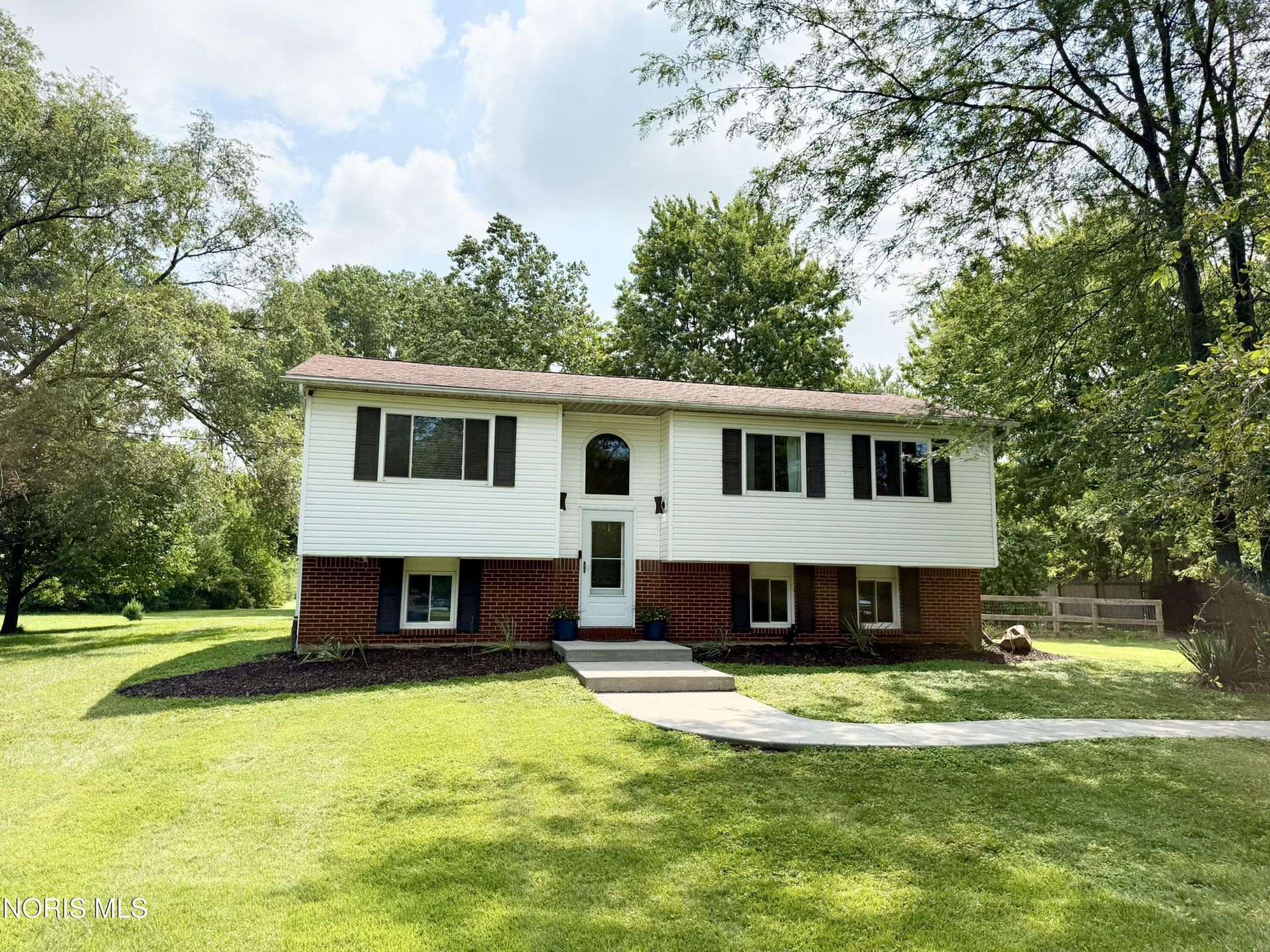 2209 N Reiman Road, Genoa, OH 43430 Main Photo