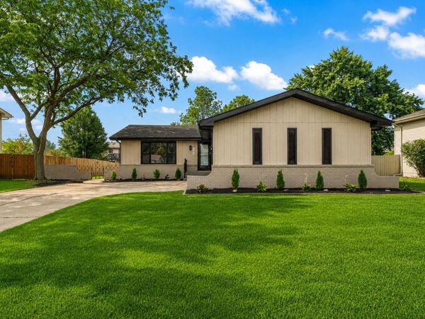 933 Hanover Lane , Dyer, IN 46311