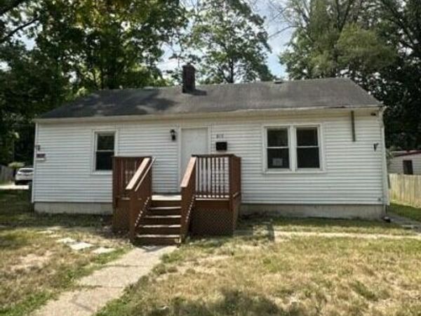 815 Woodbine Avenue, Lansing, MI 48910