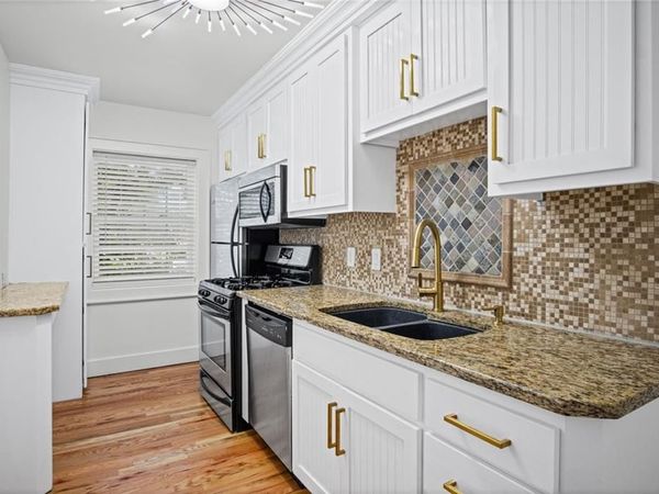 1207 W 45th Street, Unit 3E, Kansas City, MO 64111