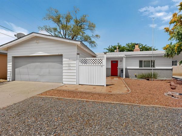 1405 Betts Street NE, Albuquerque, NM 87112