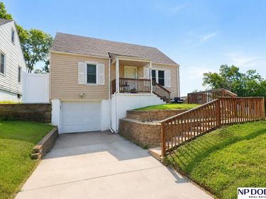 3705 N 40th Street, Omaha, NE 68111