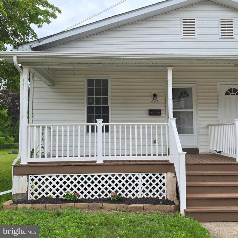 227 N MAIN STREET, TELFORD, PA 18969