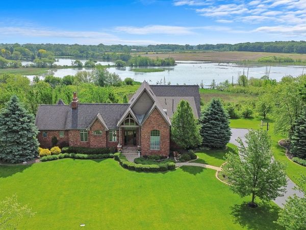 2939 E Water Tower Drive , Crete, IL 60417