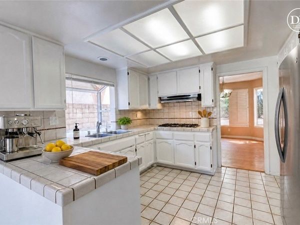 12022 Falcon Crest Way , Porter Ranch, CA 91326
