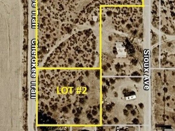 1 Cherokee Trail , Yucca Valley, CA 92884