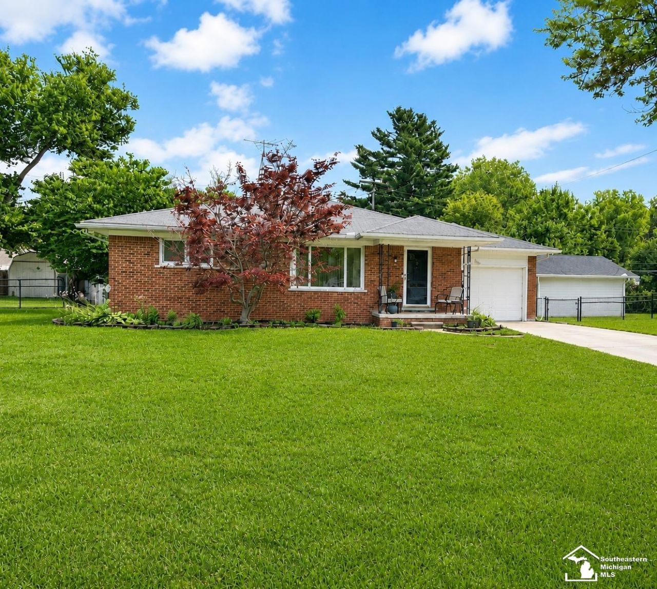 2071 Maplecrest Drive, Carleton, MI 48117 Main Photo