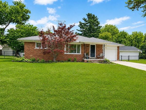 2071 Maplecrest Drive, Carleton, MI 48117