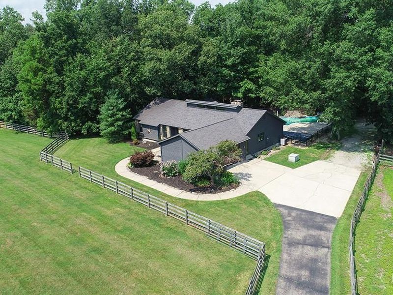 2713 Christopher Drive, Stonelick Twp, OH 45103 Photo 2