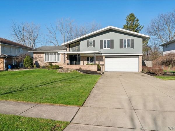 40 Tristan Lane , Buffalo, NY 14221