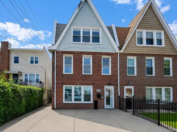 227 Calhoun Avenue , Bronx, NY 10465
