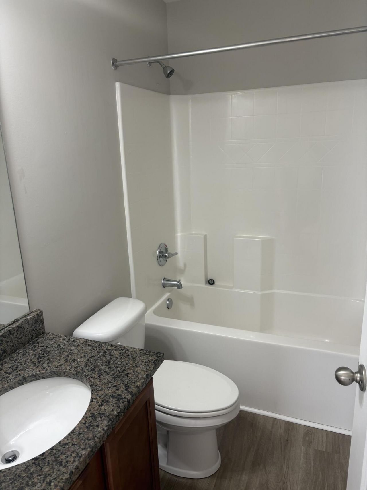 407 Hemingway Circle Photo 10