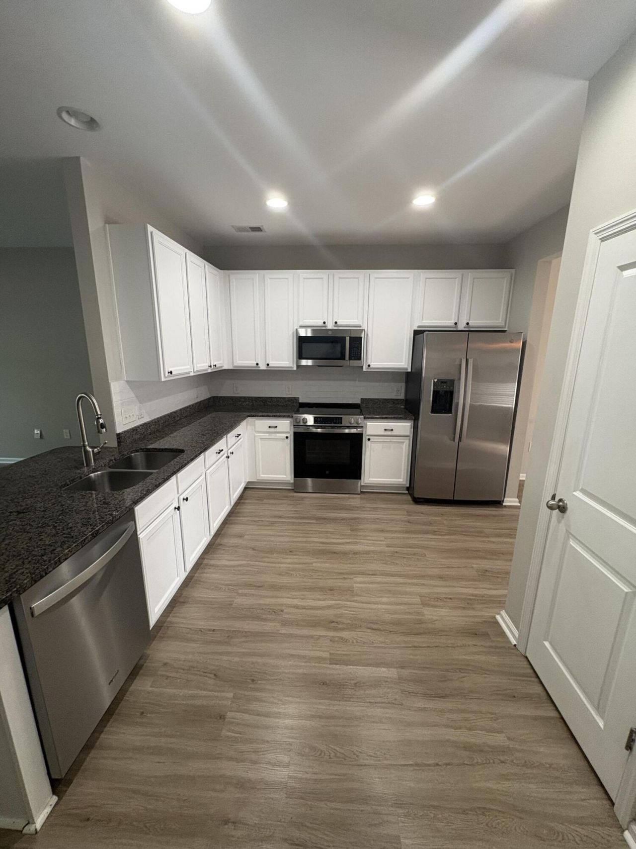 407 Hemingway Circle Photo 4