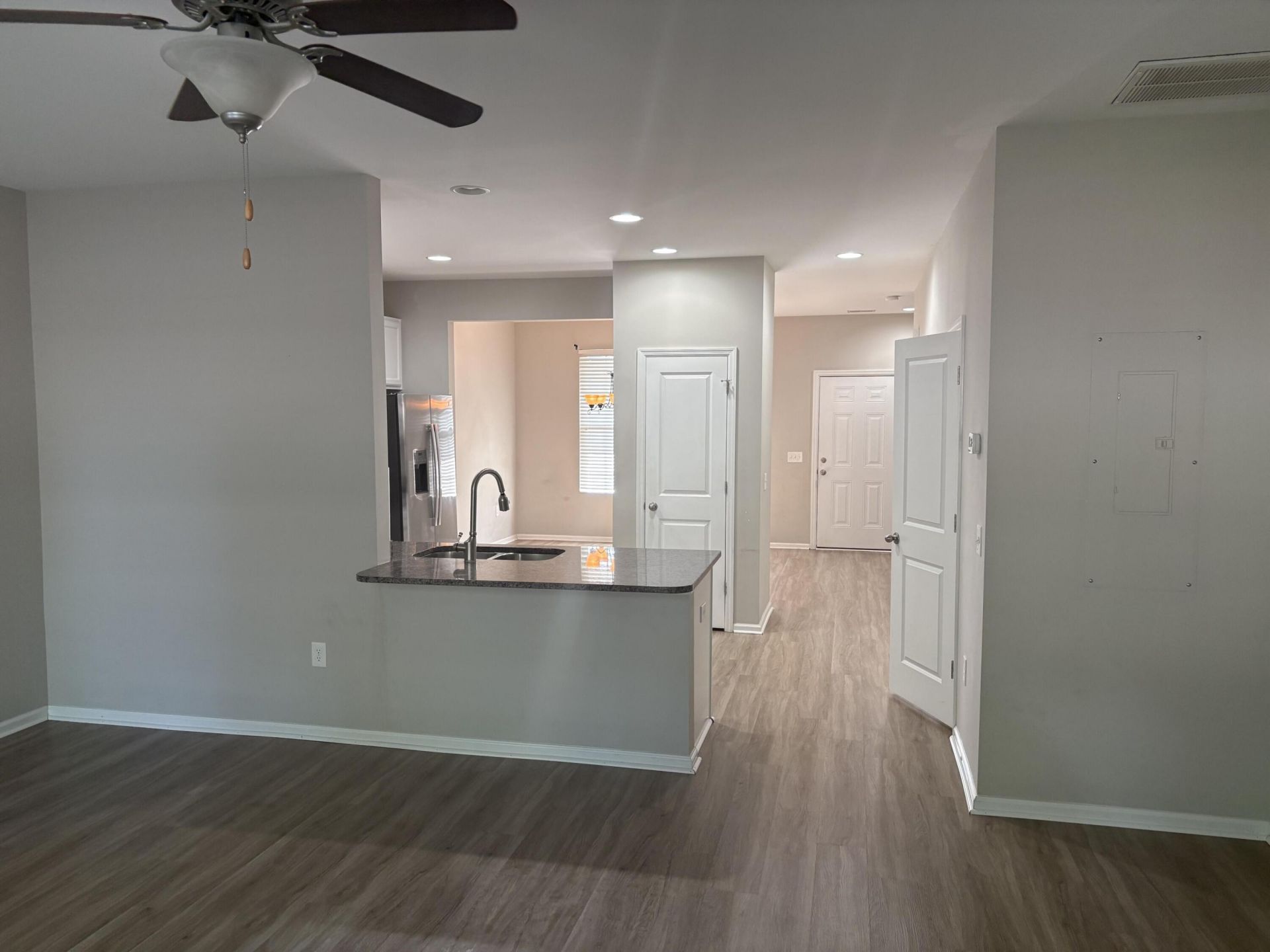 407 Hemingway Circle Photo 5