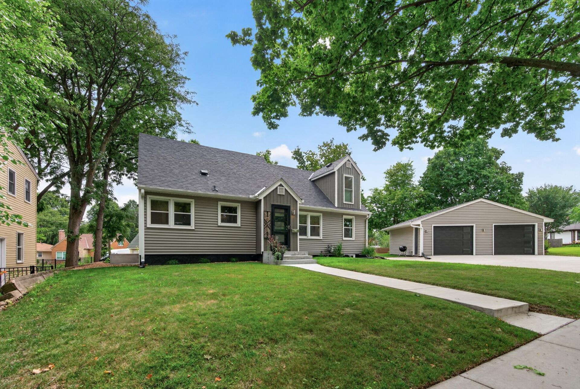 2605 Garfield Street NE Minneapolis, MN 55418