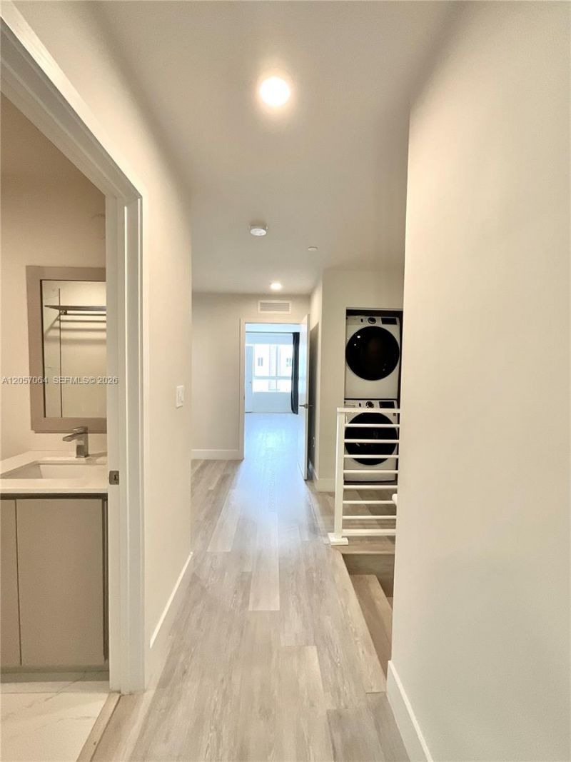2555 NE 193rd St , Unit 2206, Miami, FL 33180 Photo