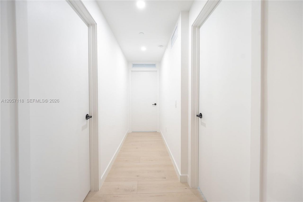 225 N Miami Ave, Unit 1505, Miami, FL 33128 Photo
