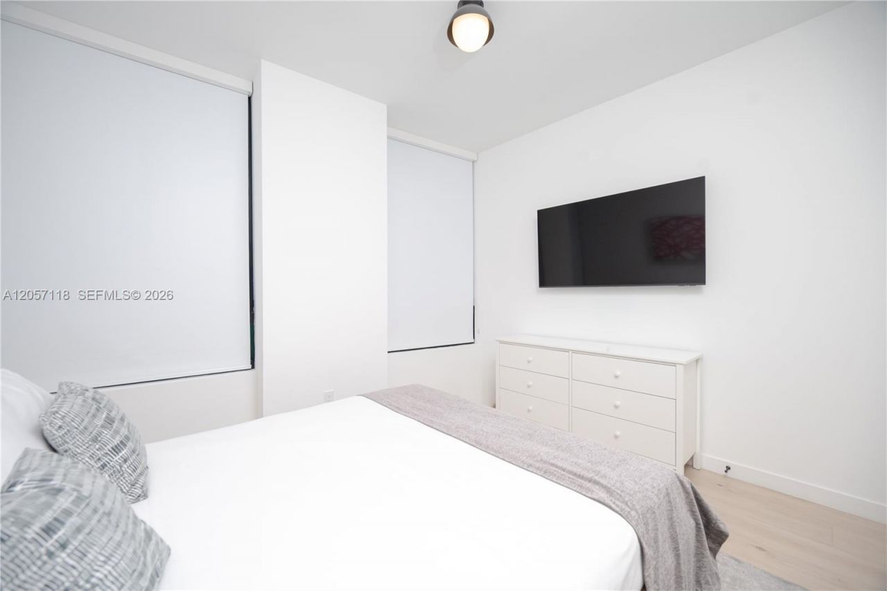 225 N Miami Ave, Unit 1505, Miami, FL 33128 Photo