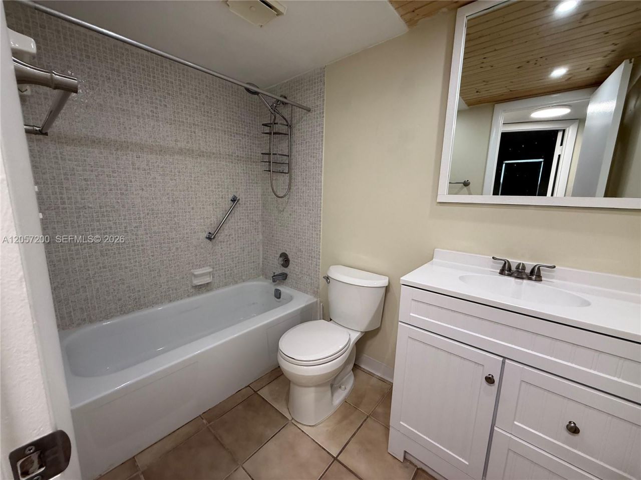 8305 Sunrise Lakes Blvd, Unit 201, Sunrise, FL 33322 Photo
