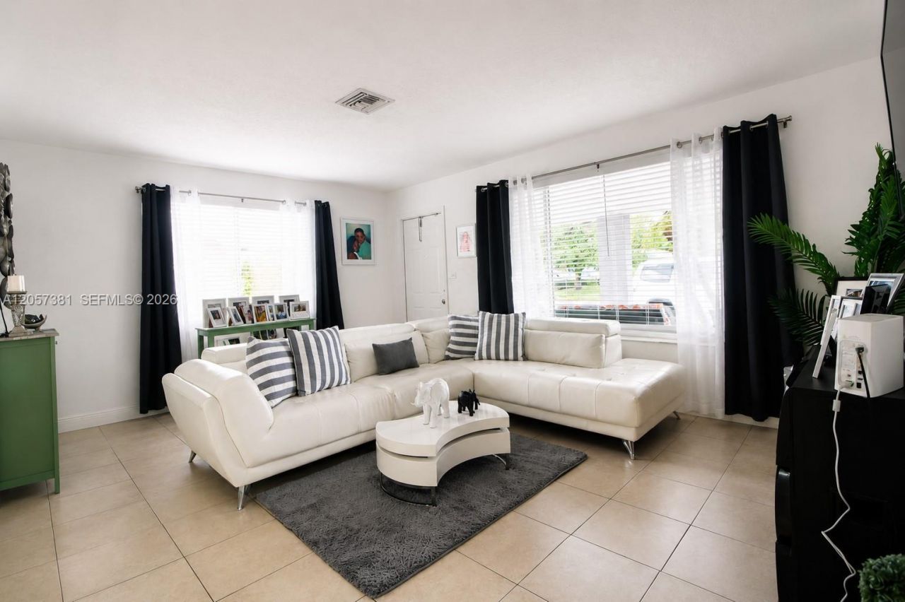 7120 Granada Blvd , Miramar, FL 33023 Photo