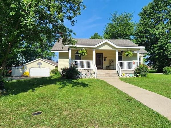 4999 College Avenue , Hannibal, MO 63401