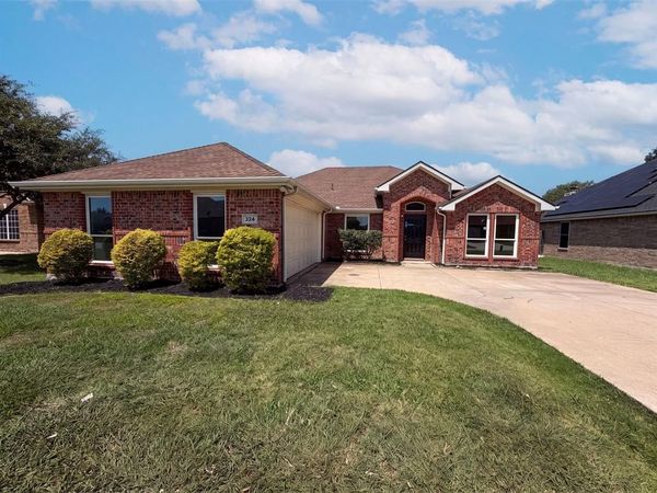 324 Cascade Drive , Red Oak, TX 75154