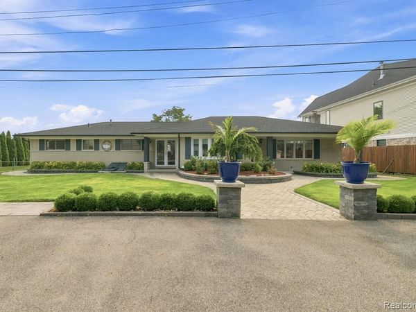 49860 Miller Court, Chesterfield Twp, MI 48047