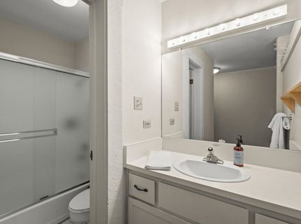 2000 North Village Drive, Unit #224, Truckee, CA 96161 Photo