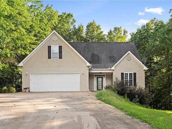 56 Edgar Drive , Commerce, GA 30529