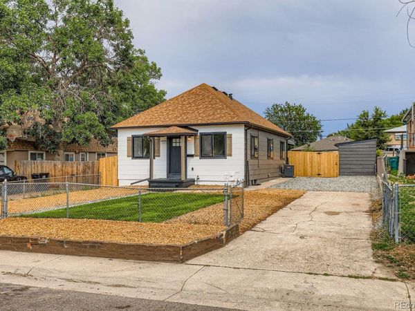 1450 Joliet Street , Aurora, CO 80010