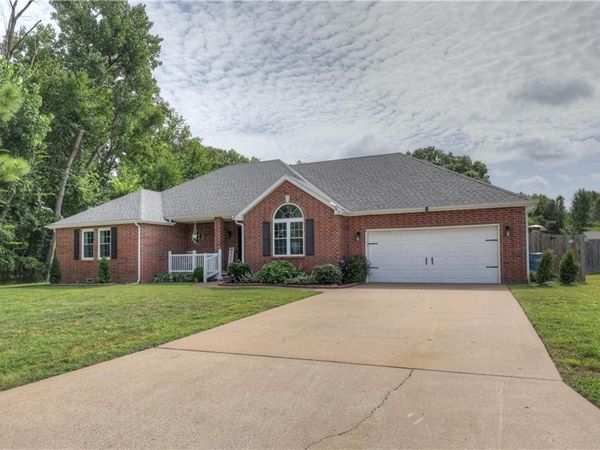 1915 Goetz Boulevard, Joplin, MO 64801