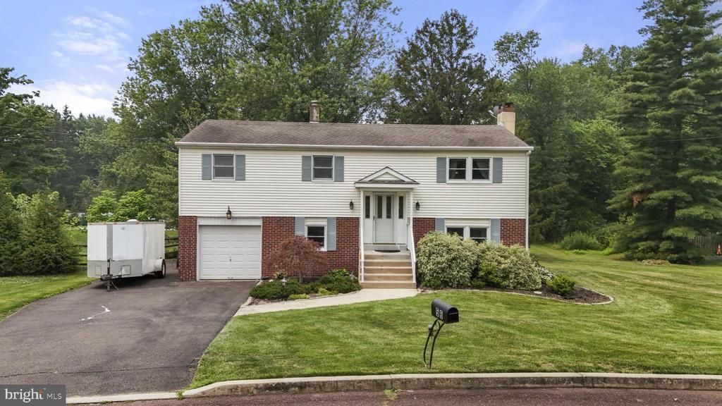 56 FALCON DRIVE, CHALFONT, PA 18914