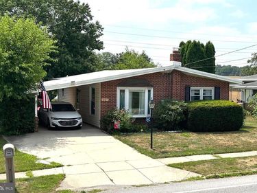 22 S BIESECKER ROAD , YORK, PA 17408