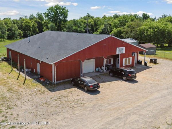 4145 S Us 27, St. Johns, MI 48879